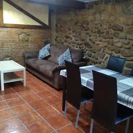 En El Centro De Cantabria , Con Piscina. Semesterbostad