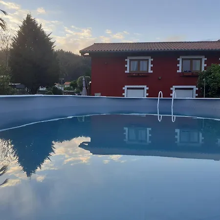 En El Centro De Cantabria , Con Piscina. Semesterbostad Torrelavega